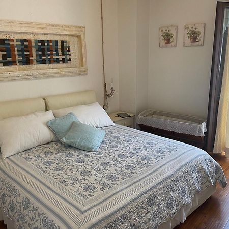 Casa Vacanze "Un Sogno Nel Blu'" バウネーイ エクステリア 写真